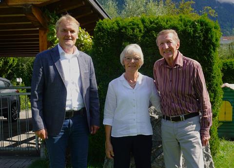 Ehepaar Winder Edgar und Sonja mit Bürgermeister Georg Bucher